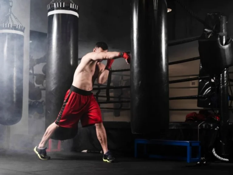 Ümitköy Boks Salonu: BOSSS FIGHT CLUB ile Profesyonelliği Keşfedin